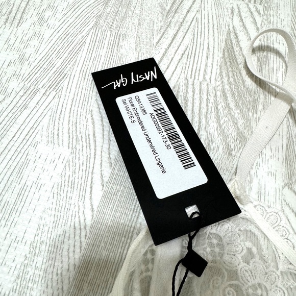 NWT Nasty Gal Sheer Bralette - Picture 7 of 10